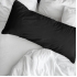 Funda de almohada 100% algodón modelo dark knoche de 105 centímetros.