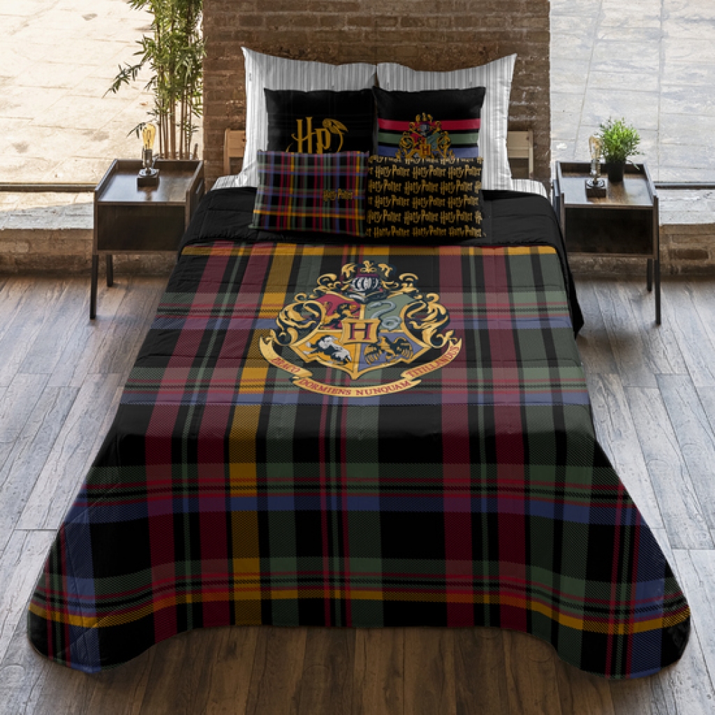 Edredón 250 gr modelo clásico hogwarts para cama 135 (235x270 centímetros.)